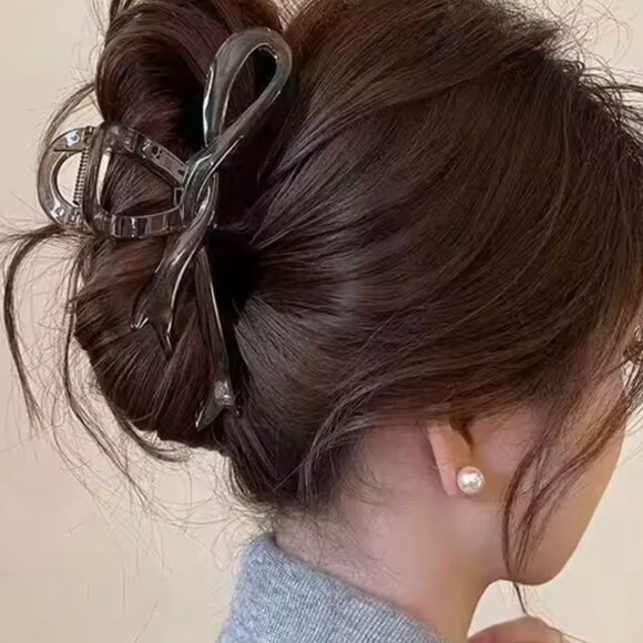 Bow Hair Clips - Picture 2 of 3